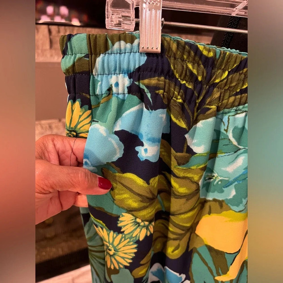 Talbots size Large green floral summer pants - Picture 3 of 9